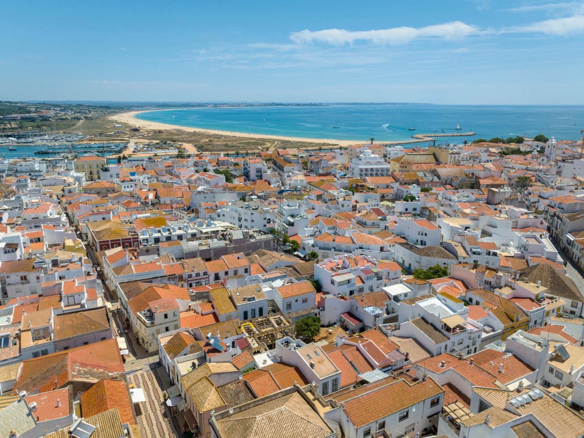 Dona Ana By Interhome Apartment Lagos